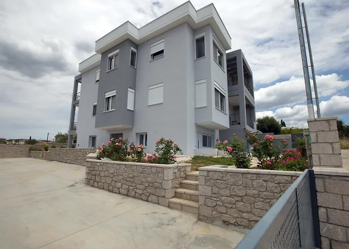 Over The Horizon 3 Bedroom Apartment