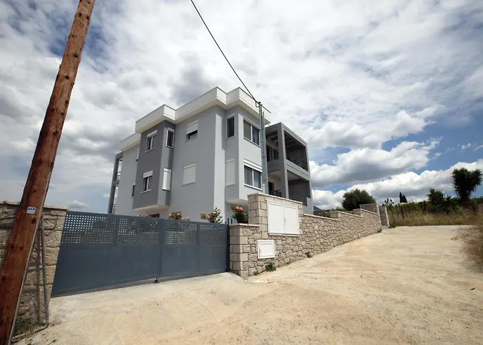 Over The Horizon 3 Bedroom Apartment
