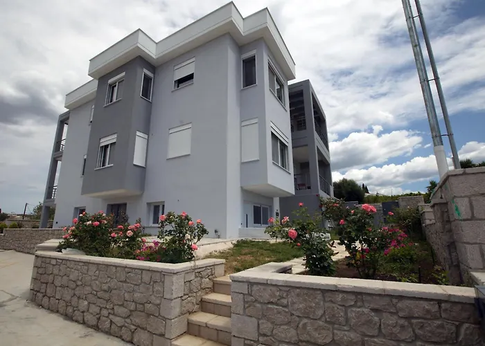 Over The Horizon 3 Bedroom Apartment
