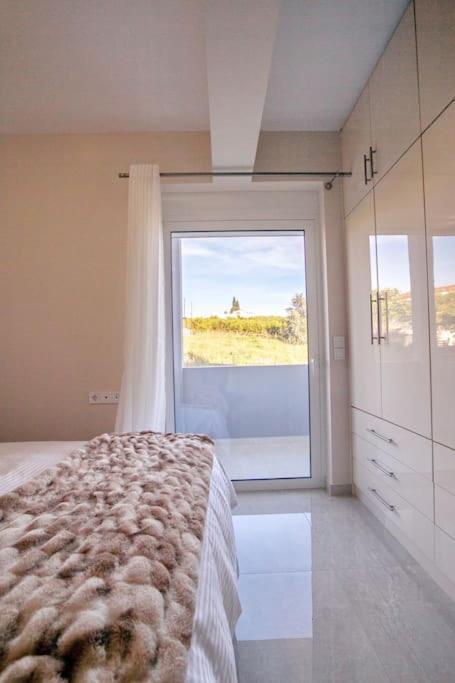 Over The Horizon 3 Bedroom