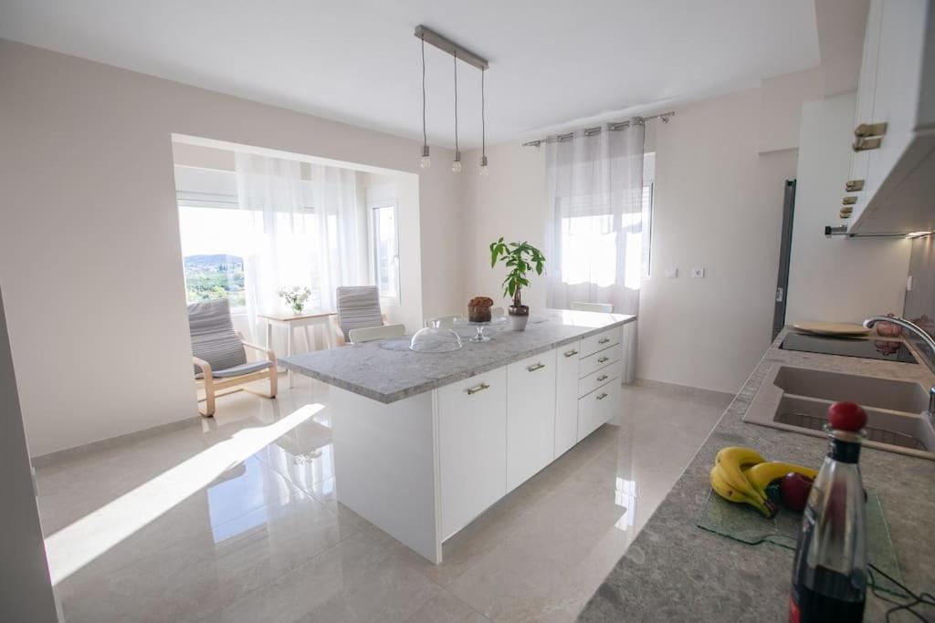 Apartment Over The Horizon 3 Bedroom *