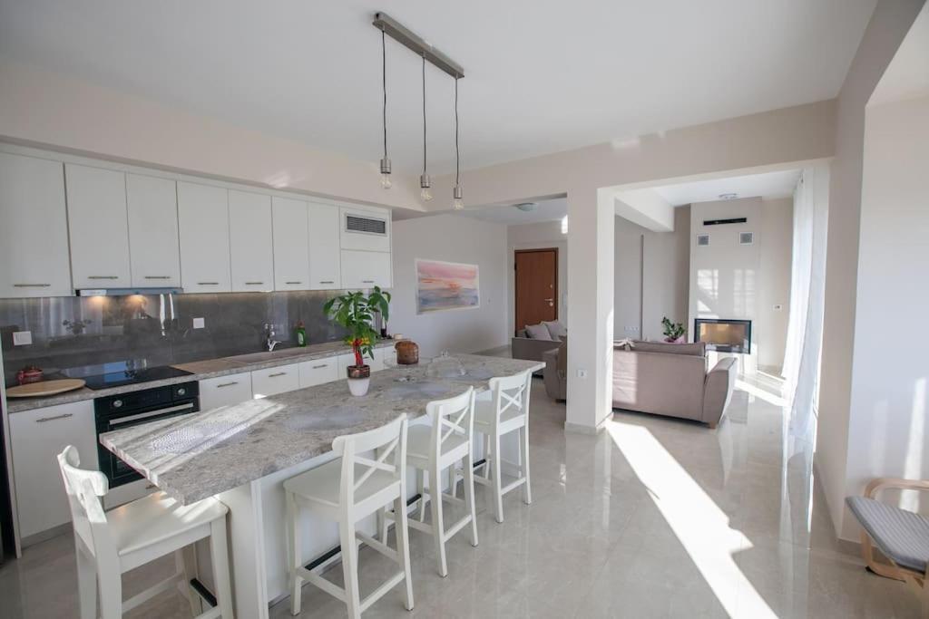 Apartment Over The Horizon 3 Bedroom *